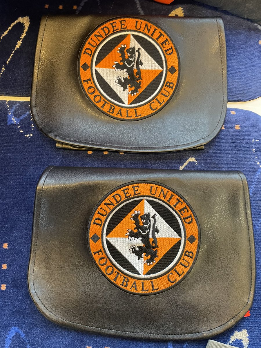 A massive thanks to the <a href="/dundeeunitedfc/">Dundee United FC</a> bus driver who handed the girls 2 headrest covers just after they got their photo with the bus before the game. 👍🏻🖤🧡🖤🧡