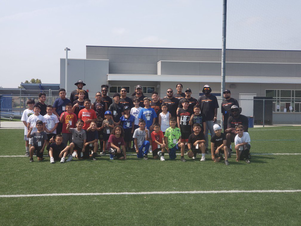 raw_yogijuice20's tweet image. Great turnout for the Youth Combine! 

#speedcombine 

@Coach_Peko32 
@CoachGavyn 
@_richalvarez93 
@CoachDC40
@brandinsun3