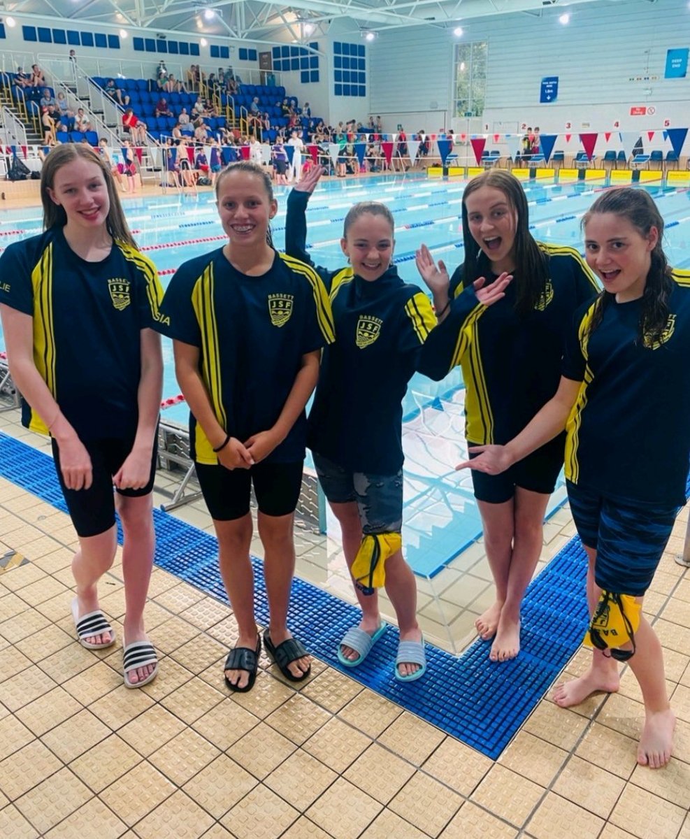 Bassett JSF's brilliant Skins Qualifiers at <a href="/FNSCNews/">Fareham Nomads SC</a> Summer meet.
Millie, Elysia Izzy, Mae and Pippa.
Millie and Elysia taking £40.00 and Elysia overall winner <a href="/Swim_England/">Swim England</a> <a href="/hcasa/">HCASA</a> #superproud