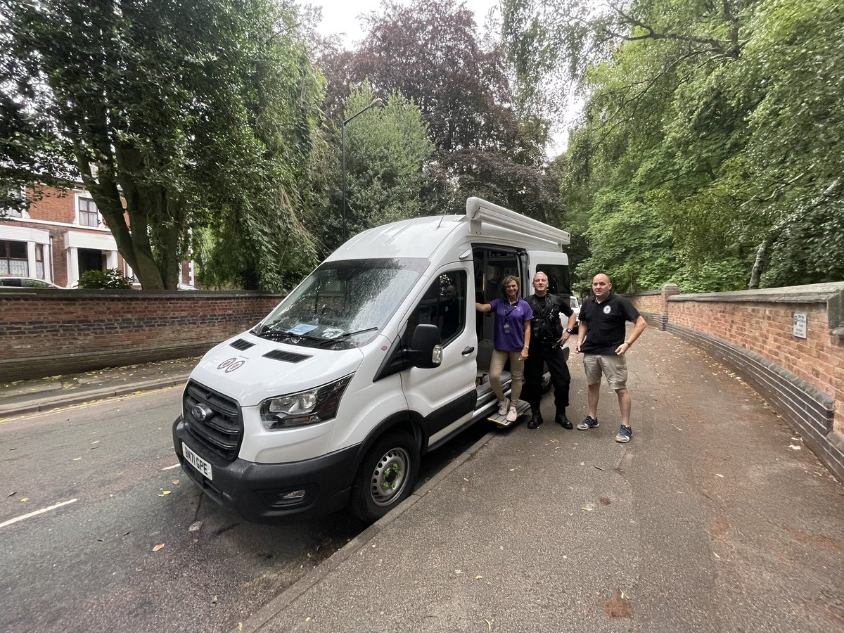 Rich_Cooke1's tweet photo. Great to see a couple of old oppo’s at #Walsall #QBR2022
Decent first day of @westmidspolfed deployment with the #WelfareVan
Our reps along with reps from around the country will be here to help during the games so please come see us.
#HereToHelp https://t.co/LuTB6OjC8K