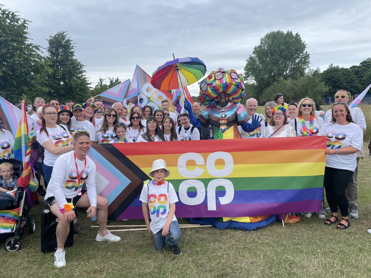 ad_hampton's tweet photo. Well there we have it! A fabulous day at @northernprideuk what an amazing atmosphere and amazing colleagues. So good to be back together in person! Even had a guest appearance from the beautiful Scarlett Moffatt #happypride https://t.co/b0LftBB9qK