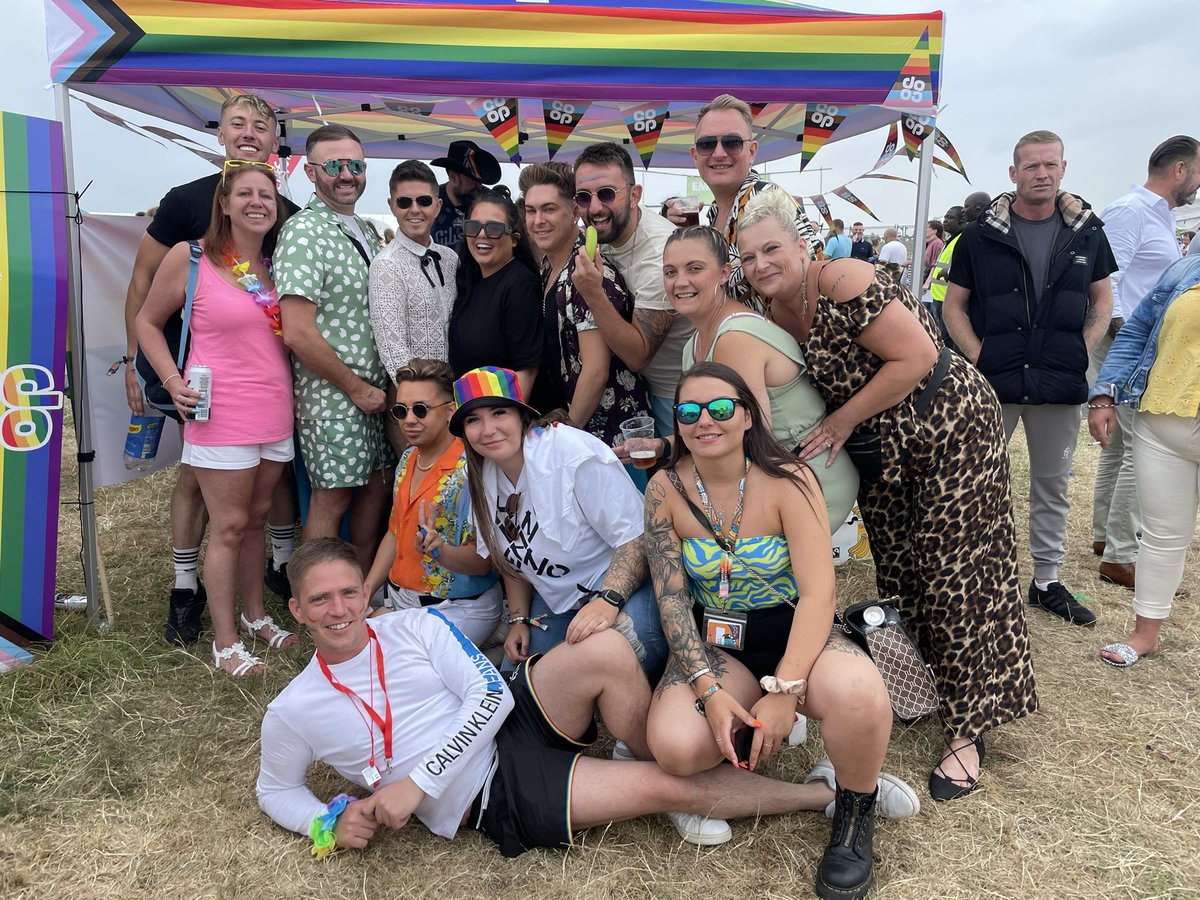ad_hampton's tweet photo. Well there we have it! A fabulous day at @northernprideuk what an amazing atmosphere and amazing colleagues. So good to be back together in person! Even had a guest appearance from the beautiful Scarlett Moffatt #happypride https://t.co/b0LftBB9qK