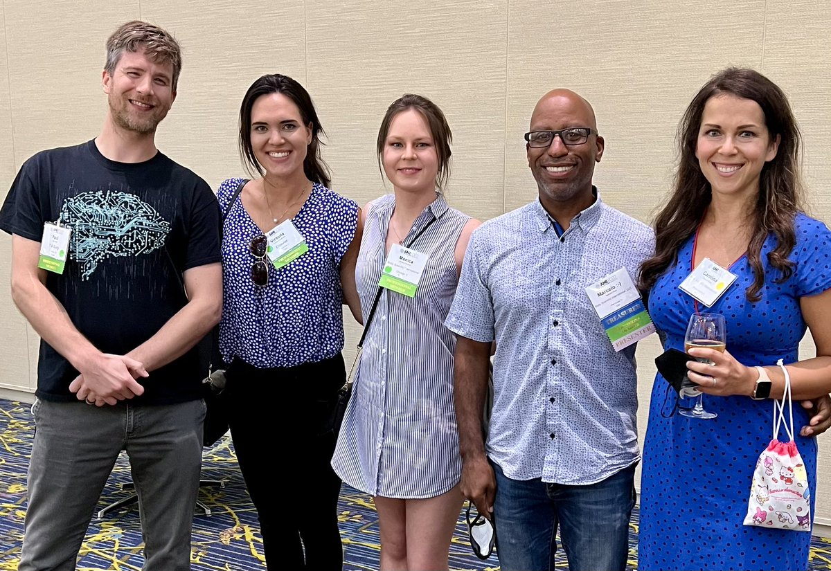 bodyscientific's tweet photo. Current and former Bodyscientific team members at the AMI salon reception. @pizawl @chrejsa @MonicaWierzbic3 #ami2022 #bodyscientific https://t.co/Rt1HUmPowT
