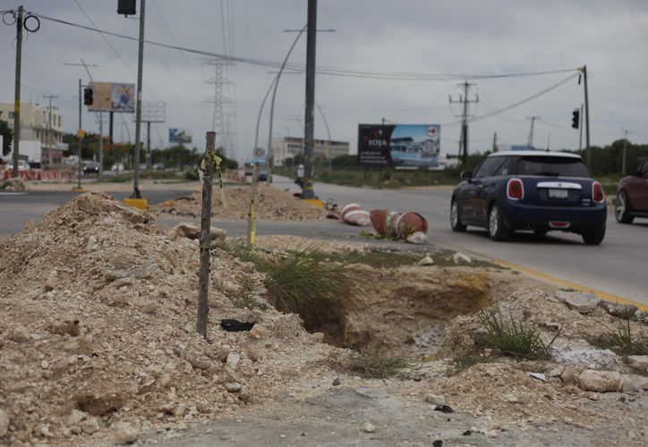 Cancunenses viven un `caos´ con las rutas alternas al aeropuerto dlvr.it/SVPMp4