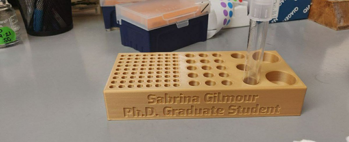 Need test tube racks? My dad has been 3D printing and selling them on Etsy (etsy.com/listing/110096…). They hold PCR, 1.5 ml eppendorf, 15 ml, and 50 ml tubes! Personalise them with your favorite color, name, lab, etc.