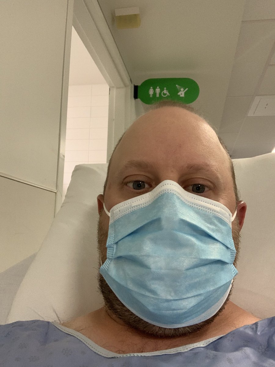 M_Chagou's tweet image. Tantôt, j'ai été piqué par un abeille, je me sentais bien. Mais sur la route, je me suis senti bizarre, j’ai appelé ma blonde. Pis j’ai perdu conscience pendant je roulais. Mon fils de 9 ans s'est détaché et s'est assis sur moi pour freiner et replacer le véhicule…😳