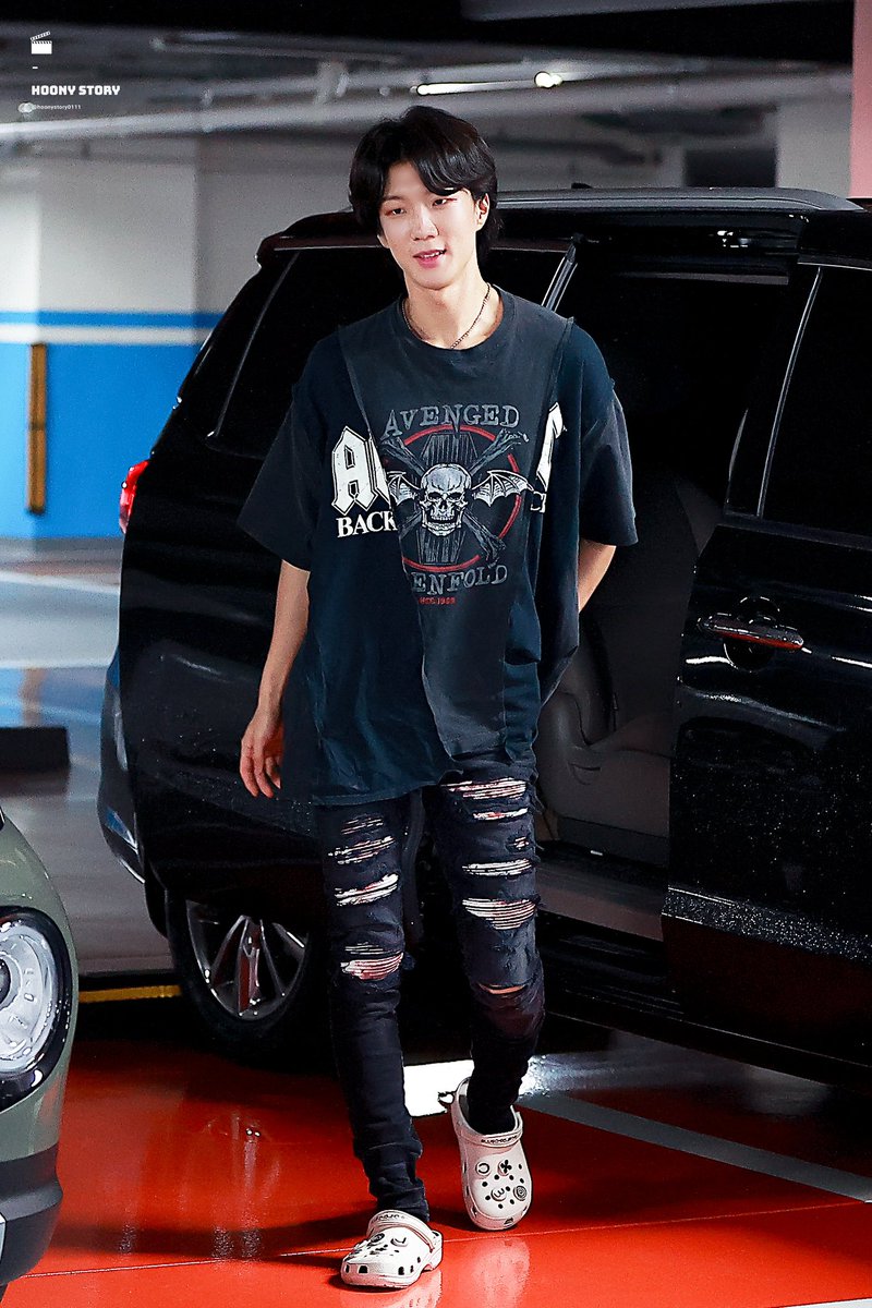 220723 틱톡 스테이지

오빠 기럭지 이메다 😲

#위너  #WINNER  #이승훈 #HOONY

<a href="/official_hoony_/">official_hoony_</a>