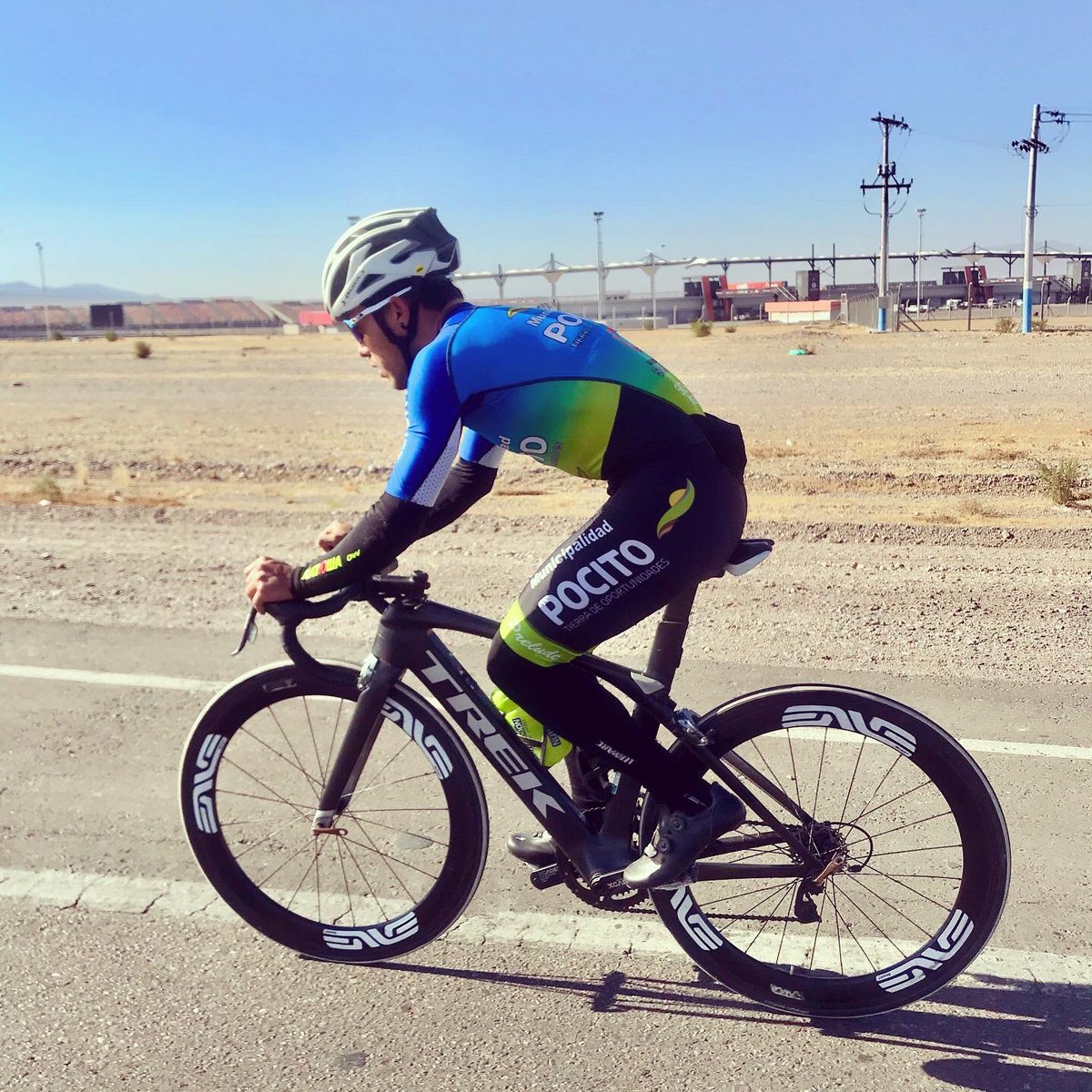 PomadaRoberto's tweet photo. Poco más de dos meses para dar inicio, y el cuerpo cada vez más cerca del objetivo...⏳💪🏼
@ecmunicipalida1 🚴🏼‍♂️
Gracias por la puesta a punto profe @trainergusmilla 🤜🏼🤛🏼 https://t.co/poY2nxE5dd