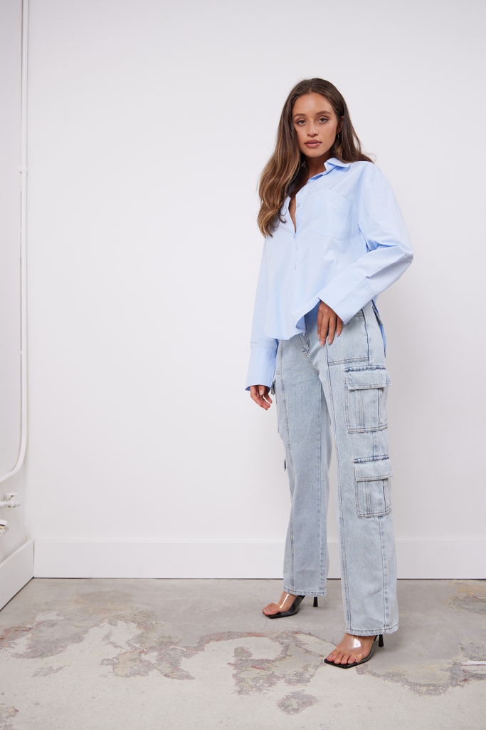 BobblesLace's tweet photo. Two current staples: Zoom Meeting Button Up &amp; 90's Baby Denim Pants. Two great staple pieces to transition right into Fall with you! https://t.co/iEMV3QmigE