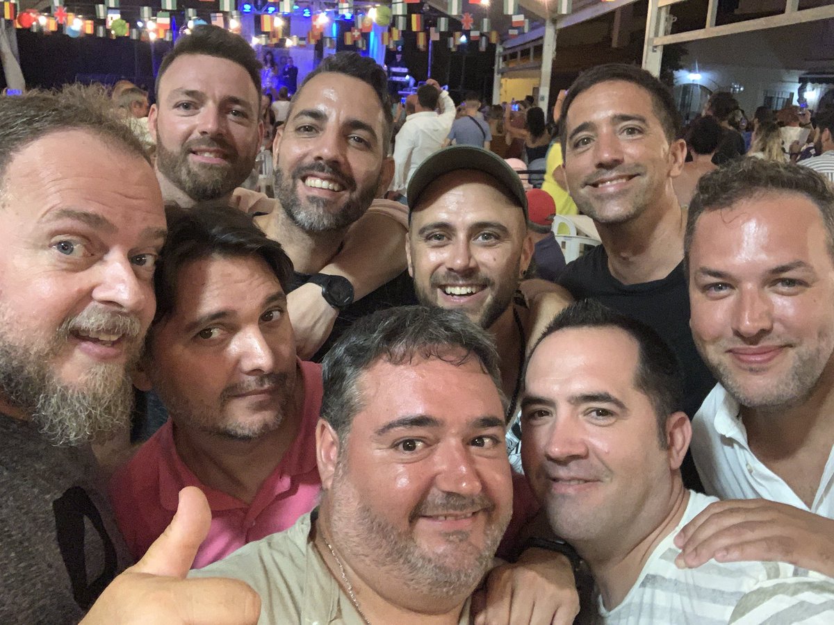 muariscos's tweet photo. No están todos los que están, ni están todos lo que son, pero los que usted aquí ve si que son, si que son Mu’ariscos. #deltiron #bervenadelaaraña2022 https://t.co/WBWnAAntqQ