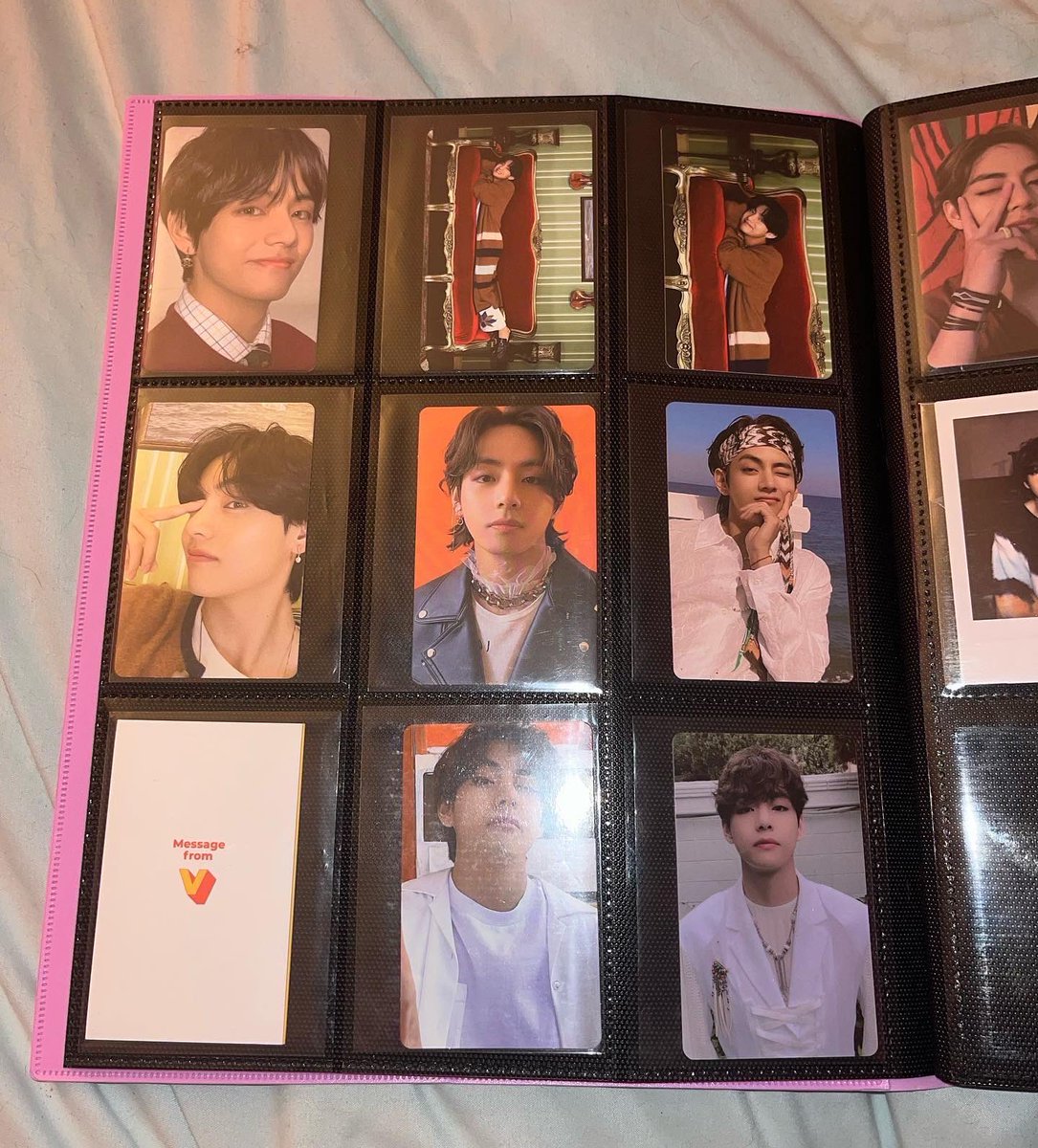 vantebffie's tweet photo. wts taehyung pcs 

album pcs: $12 +shipping 
lucky draws: $30 +shipping 

ww: yes 

location: usa

payment methods: venmo zelle or cashapp 

shipping: $1

availability

slide 1:
❌✅✅
❌❌✅
✅✅✅

slide 2:
✅✅✅
✅✅❌

dm or comment if interested! https://t.co/0x4x3byxpE