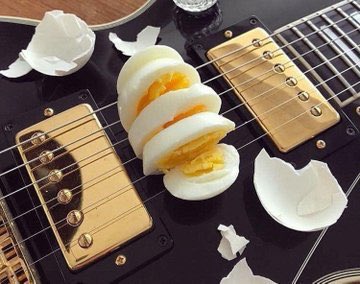 Musical Instruments with Chaotic Auras (@musicalchaotic) on Twitter photo 