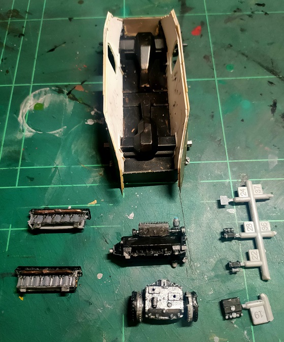WartsNAllModels's tweet photo. Going live on https://t.co/cqPPEWFwbQ in 30 minutes (9.30am ACST, 8pm EDT, BOT) #planning the #staghound #kitbash, #assessing the #cabin and #enginebay. Pop past and chat! #scalemodels #ww2 #armour #broncomodels #art #hobby #miniatures #plasticmodels #armouredcar #148scale https://t.co/cTdeS7l582