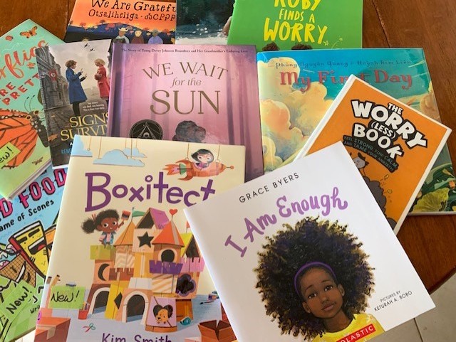 FreiheitLibrary's tweet photo. Did a little reading this week and can't wait to share these 🥰GREAT😍books with you! What are YOU reading this summer?📚📚📚 @PtaEagles @FEScomal @cisdnews #ComalLibraries #ForEveryStudent #RiseHigh https://t.co/0WY56tR1JZ