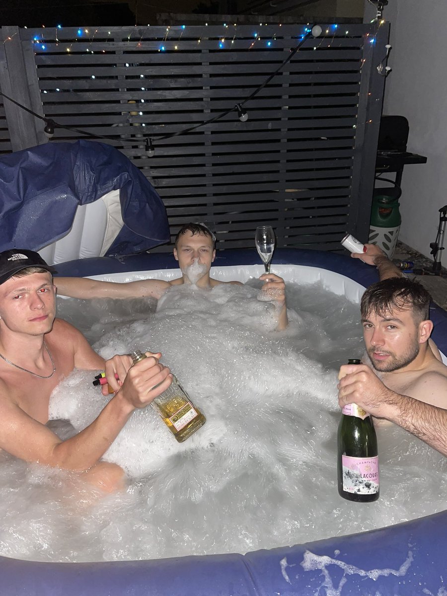 offenders_fc's tweet image. Unsung heroes 🦸‍♂️ 

No awards for @Ansteyevan1 or @MacieKing0 tonight due to chocolate shoulders for one and 40 fags a day for the other. 

There’s always next season ❤️