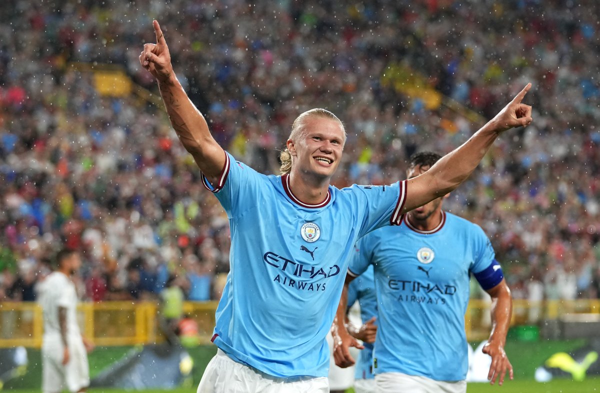 Sporf's tweet photo. The moment all @ManCity fans had been waiting for! 🤩📸🇳🇴 https://t.co/5hQ1HW1QVK