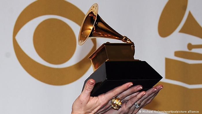 love4rod's tweet photo. Según Billboard, Rod Contreras es uno de los posibles contendientes para ser nominado a "Canción del año" en el GRAMMY con "Bella y Toxica".

Rod Contreras sería el primera artista desde Beyoncé en tener mas Grammy en la historia de los premios

TALENTO MEXICANO 👏🇲🇽🇲🇽 https://t.co/McBnfCmYGi