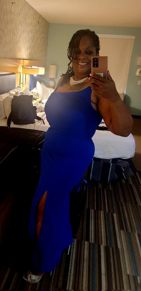 BlueLove_1920's tweet photo. Tonight's LEWK for the awards gala #Boule2022 #2022grandboule #BouleOfSisterlyLove #ZPHI1920 #ZPhiB https://t.co/vzN2fRacCT