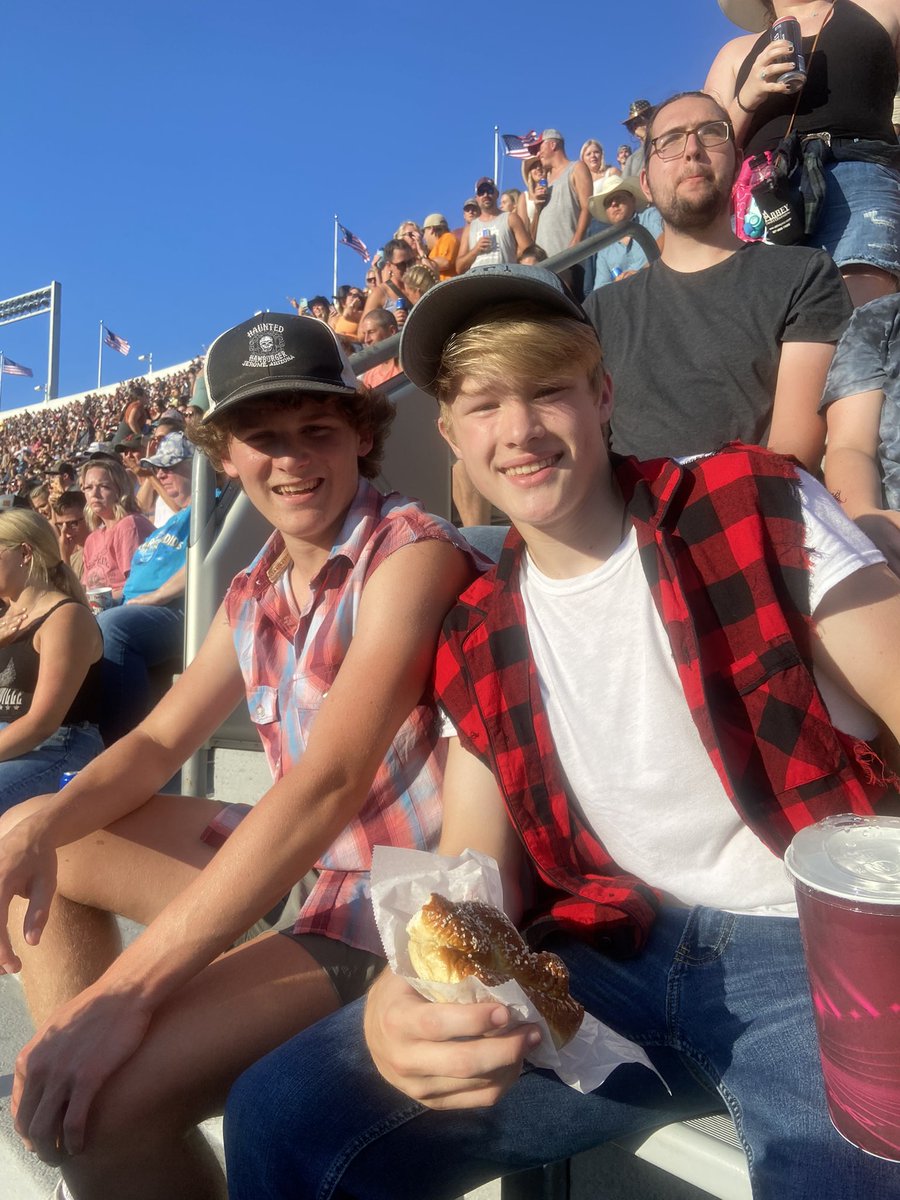 So excited to see on our favorite <a href="/lukecombs/">Luke Combs 🎤</a> perform <a href="/buckeye_fest/">Buckeye Country Superfest</a>! <a href="/DanielAug6/">Daniel Aug</a> <a href="/BradyStokes09/">Brady Stokes</a> @MrsScalfMHS 🎤🎹🎸🎻🪕
