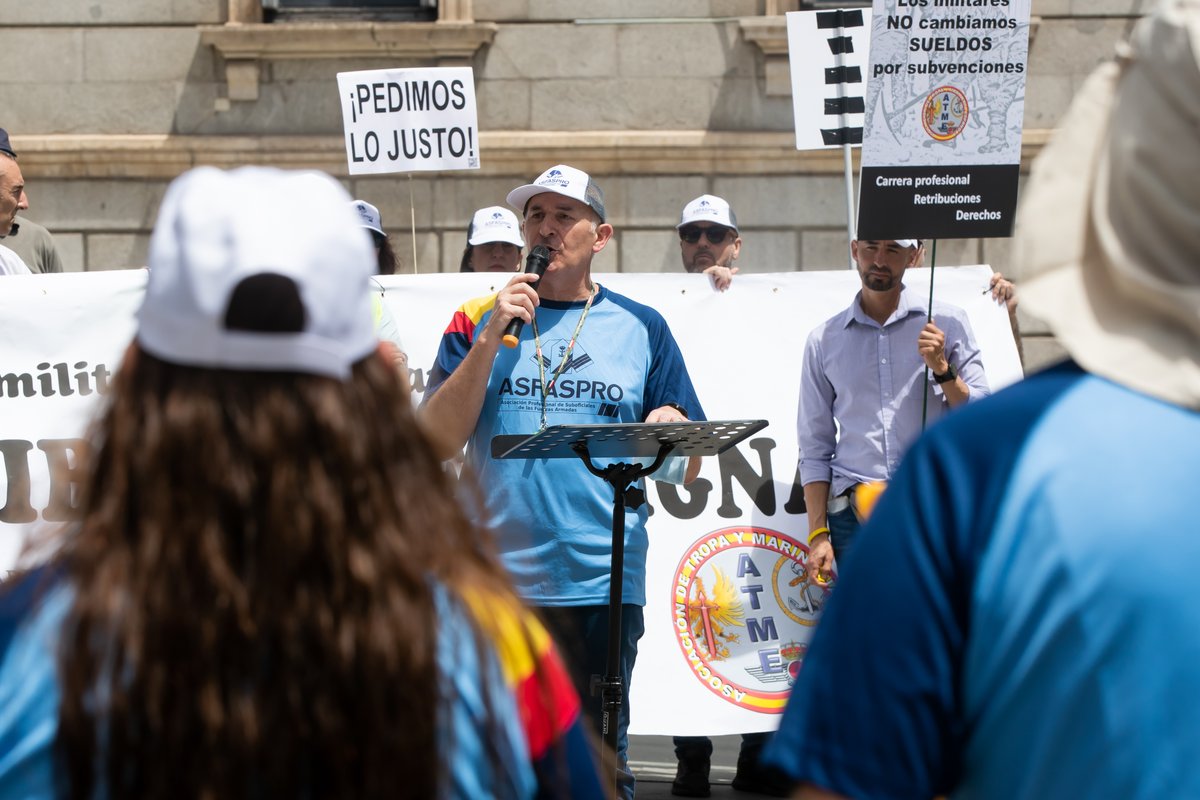 ASFASPRO25's tweet photo. Cambiar a la Policía Nacional y a la Guardia Civil está previsto en la Ley de Tropa y Marinería de 2006,  también en ayuntamientos para policía municipal, pero para los suboficiales, ni hay reserva, ni "puntúa" como mérito.
#RetribucionesFASDignas  @Defensagob https://t.co/NpuO34uv7g