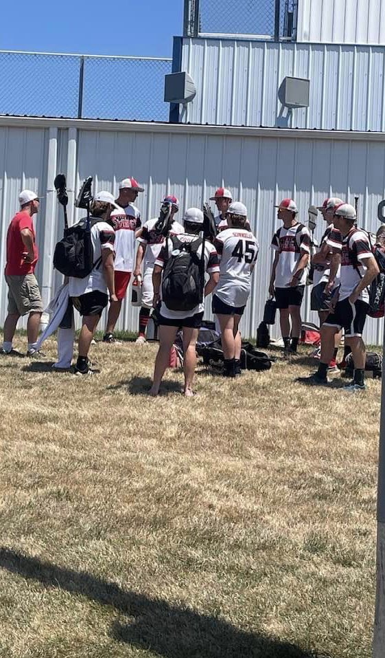 One last post game talk. Thank you young men for everything. It’s been a joy and an honor. <a href="/CSchwindeler04/">Connor Schwindeler</a> mom gets the credit for the pic.