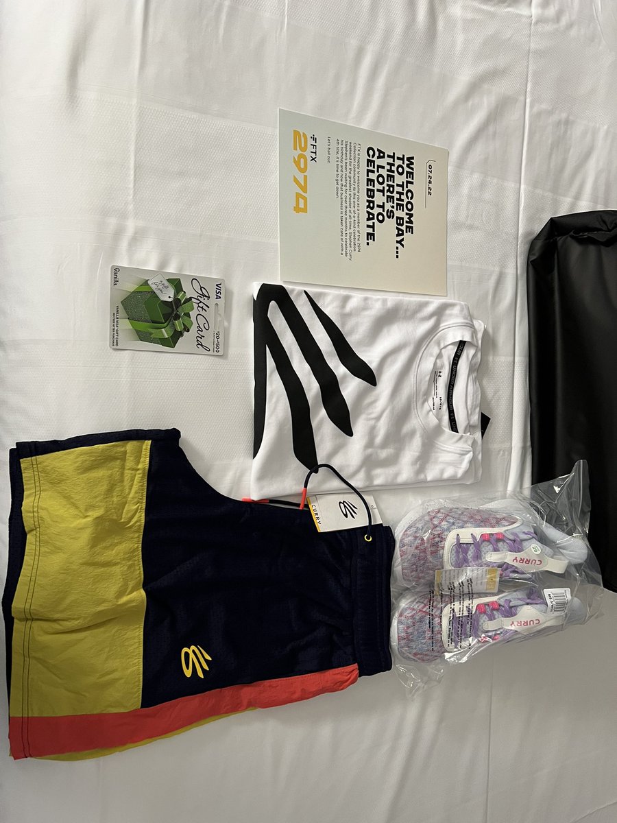 jasmark's tweet photo. Thank you to @RoyalSocietyOP for the @2974Collection @StephenCurry30 @UnderArmour experience this weekend!!! https://t.co/QUXwde7YIQ