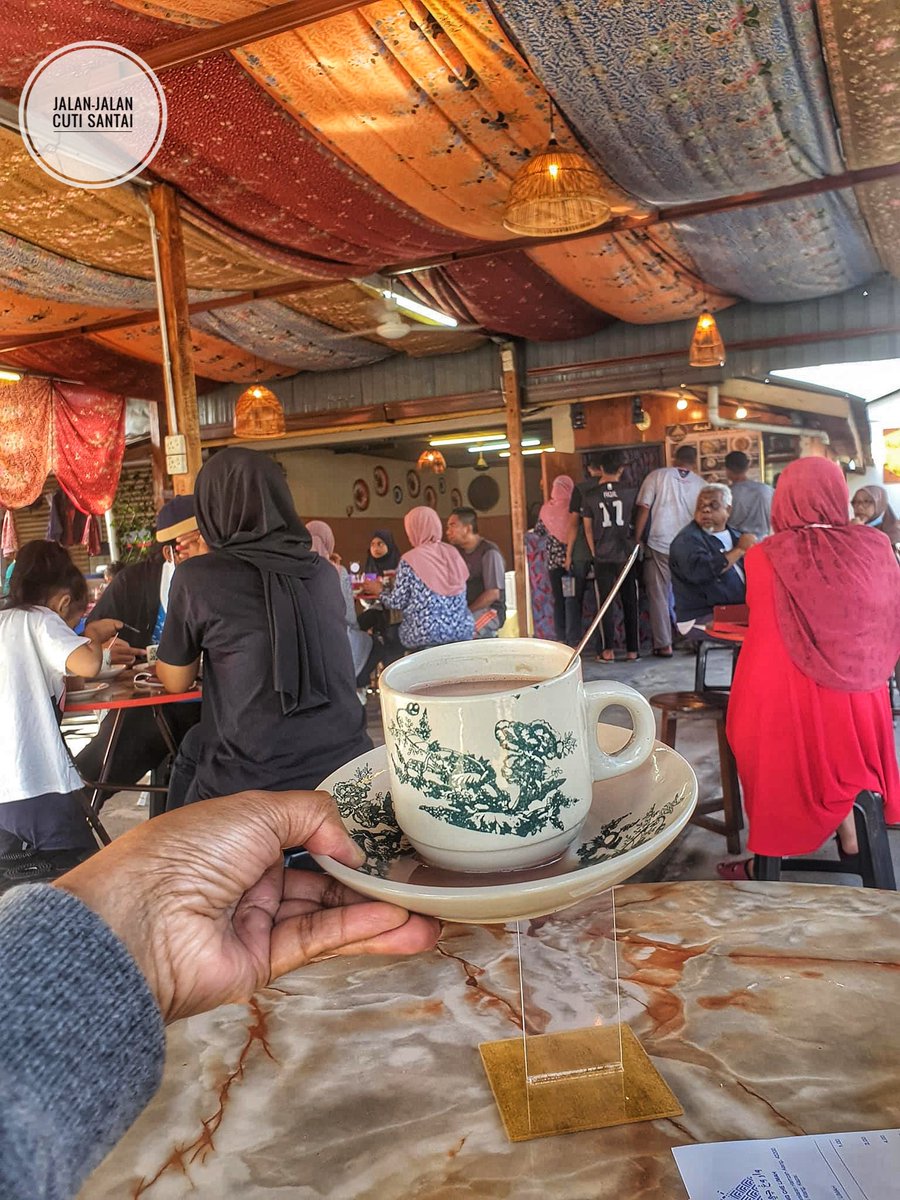 MalaysianFoods's tweet photo. TEMPAT SARAPAN PAGi BEST DEKAT MERU KLANG, SELANGOR !

Kalau nak merasai suasana nolstagia boleh lah ke sini Warong Che Limah makan Ala² Zaman Dulu² Siap pula didendangkan dengan Lagu² retro seperti P.Ramlee💃.

WARONG CHE LIMAH 
📍Persiaran hamzah alang Meru klang https://t.co/daYZqOkTFp