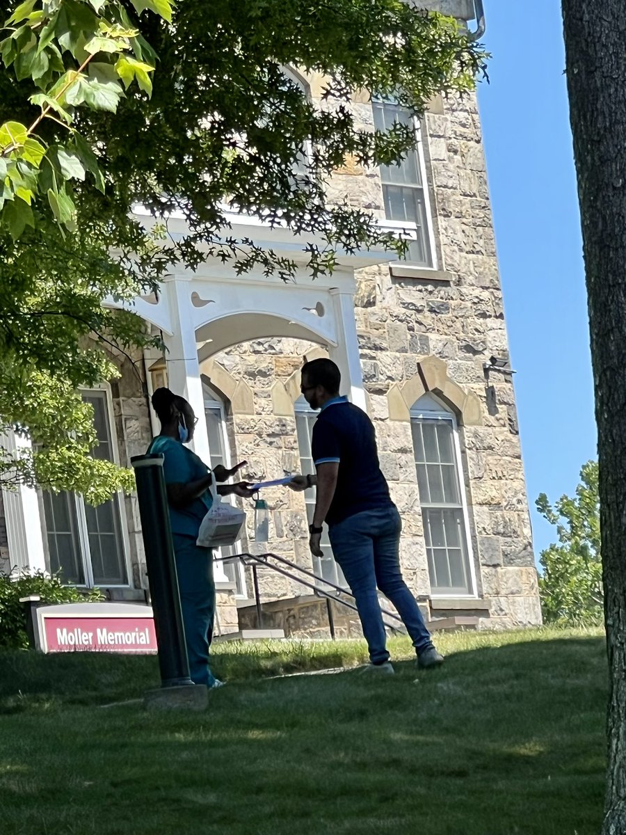 Scarsdale and Mount kisco on this beautiful sunny day helping our community to switch over #conexion #firstnet <a href="/WhitneyRuano/">Whitney Ruano</a> <a href="/Mack_Ville/">Mackenzie Villegas</a> <a href="/_LopezDavid__/">❗️David Lopez ❗️</a> <a href="/marcellobenny/">Benjamin Marcello</a> <a href="/Matthew_Jarolem/">Matthew Jarolem</a> <a href="/MichaelBermeo5/">Michael Bermeo</a>