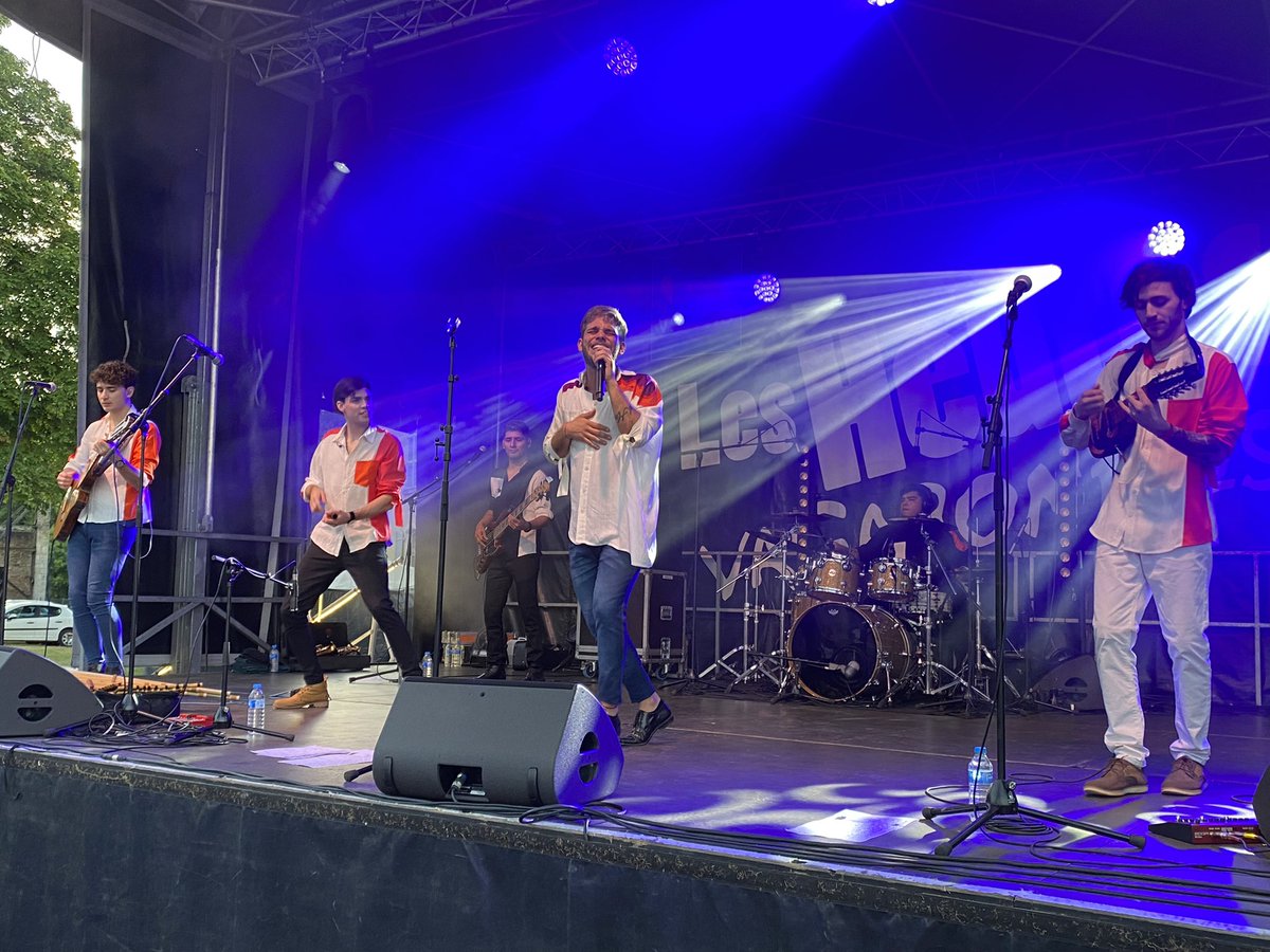 LHV86's tweet photo. À Valence-en-Poitou, c’est parti pour un concert sous les couleurs de l’Argentine avec @tunayoficial, groupe originaire de la Province de Jujuy ! 🇫🇷🇦🇷🎶 https://t.co/Fvu2htVOGb