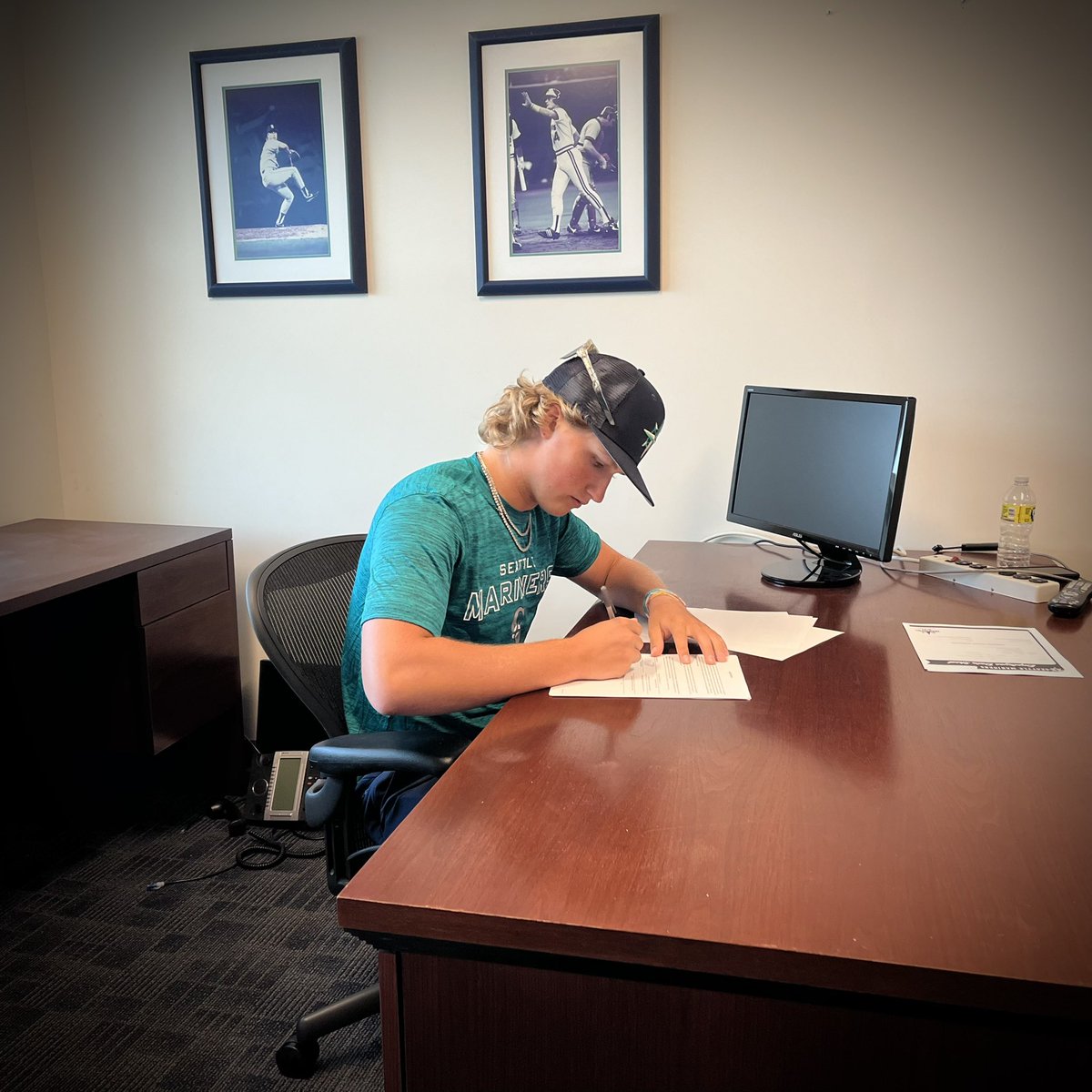 Walter Ford tweet media