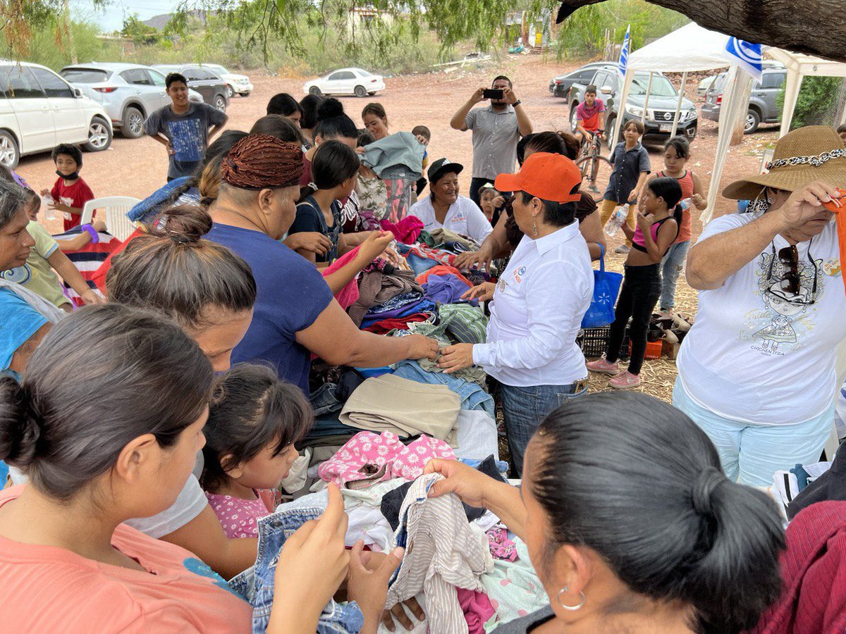 PANporSonora's tweet photo. El PAN en tu colonia en Guaymas sigue llevando beneficios con servicios gratuitos para los guaymenses que más lo necesitan. 

▶️ Consulta médica
▶️ Medicamento
▶️ Corte de cabello
▶️ Bazar de ropa
▶️ Psicóloga
▶️ Regidor para gestiones 

#ElPANestáAquí en tu colonia 📍💙 https://t.co/M5TyRp1dB4