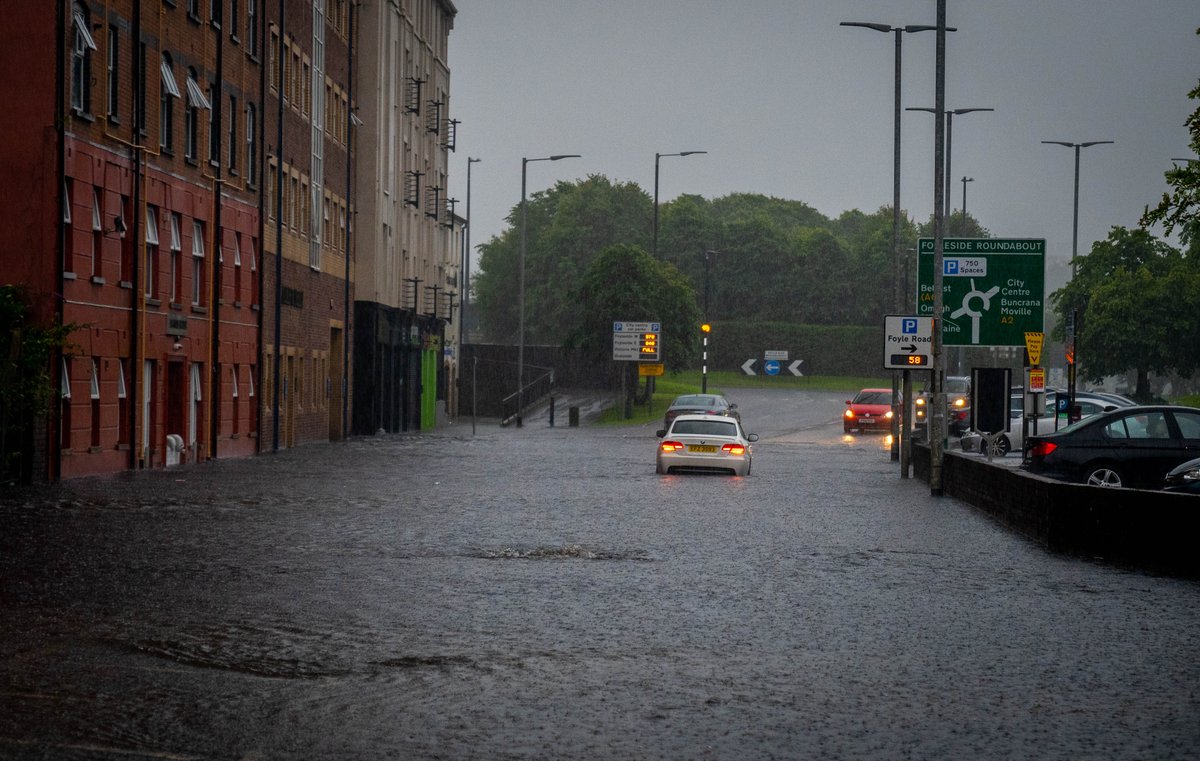 AodhanRob's tweet photo. These are for scenes today in #Derry. Very bad flooding throughout the city. https://t.co/eMc9tBGruy