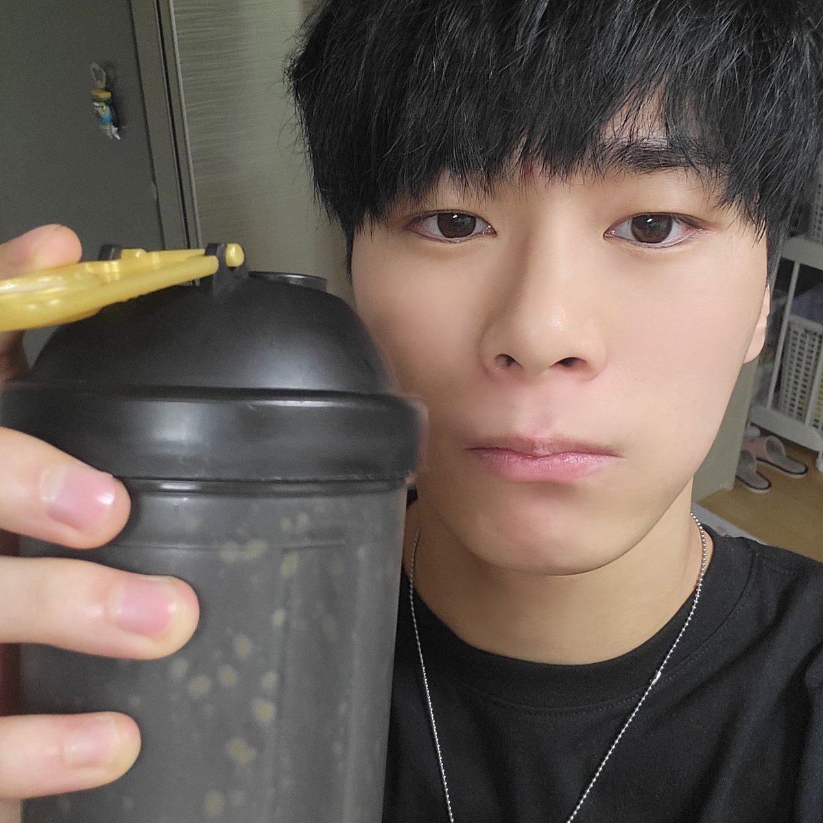 rexmorac's tweet image. eu falando que voltei pro rp e desaparecendo por uma semana, é a vida mas boa tarde olhem meu shake bora ficar maromba