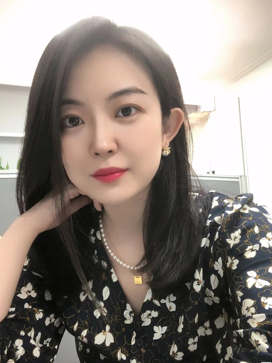 BellocCandice's tweet photo. 闲着无聊在这里找点乐趣看看。我三十多 没有人喜欢了吧哈哈！ https://t.co/WtjriICGnC