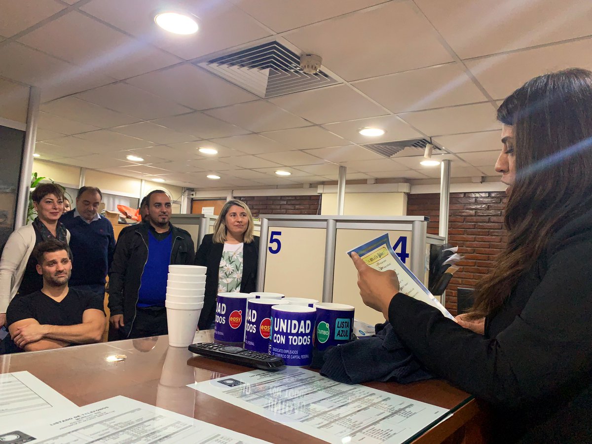 MarielaArroyoOk's tweet photo. Felicitaciones a esta gran mujer que siempre está bancándonos en todo, mostrándonos el camino 💙🤗 @Rociotweet Subsecretaria de Asuntos gremiales, orgullosa de compartir esta militancia con vos 💙💪👏🏽👏🏽👏🏽 https://t.co/AKCzvSz2yW