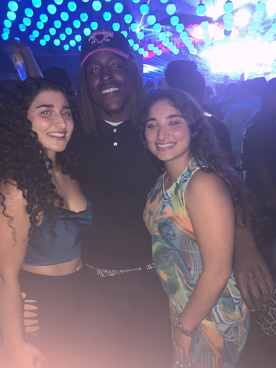 1SkooMarley's tweet photo. On Some Cool 🤫.. https://t.co/4oap27YHbS
