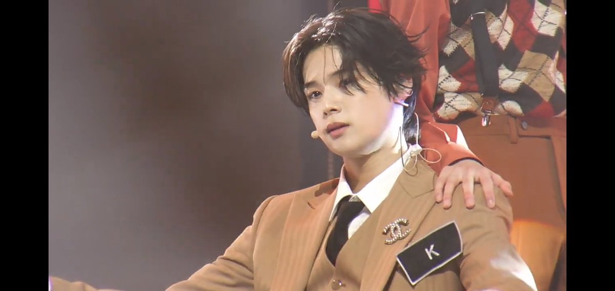 agusvkoo's tweet photo. essa performance foi excelente, mesmo sem o junwon eles conseguiram se superar, o jo foi perfeito não mereceria ter levado aquelas críticas, o minhyung mesmo sendo novinho conseguiu performar um conceito maduro, e o k foi impecável como sempre.

#andAUDITION #andAUDITION_EP3 https://t.co/hY2uNWCFdr