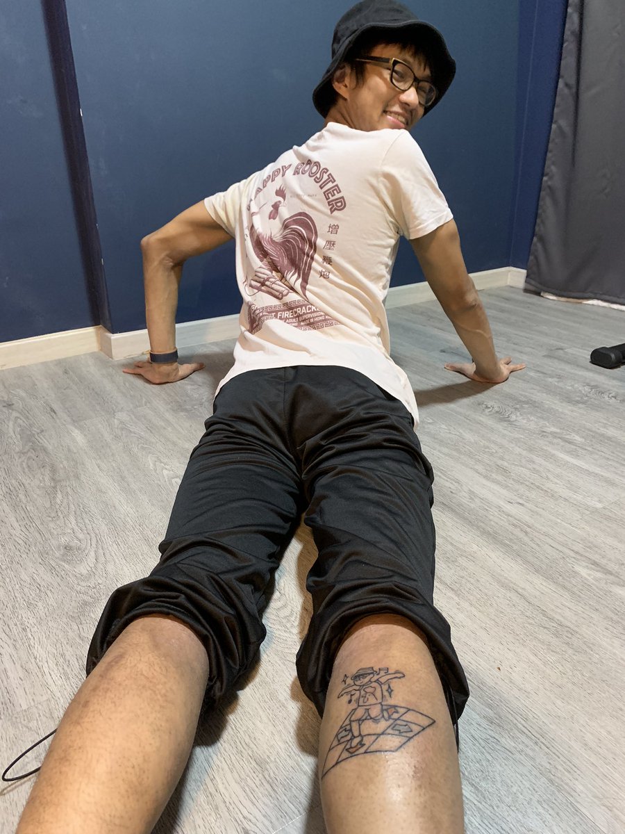 seanyddr's tweet image. A few days ago, I went and got this inked. I am so happy it turned out perfect!

@lmTacoCat designed my exact get-up for ddr sessions ft. my fav rooster shirt. Mega thanks to Kian my tattoo artist! 

I hope this +accuracy +speed to my stats 🥲🥲 #ddr #tattoo #singapore