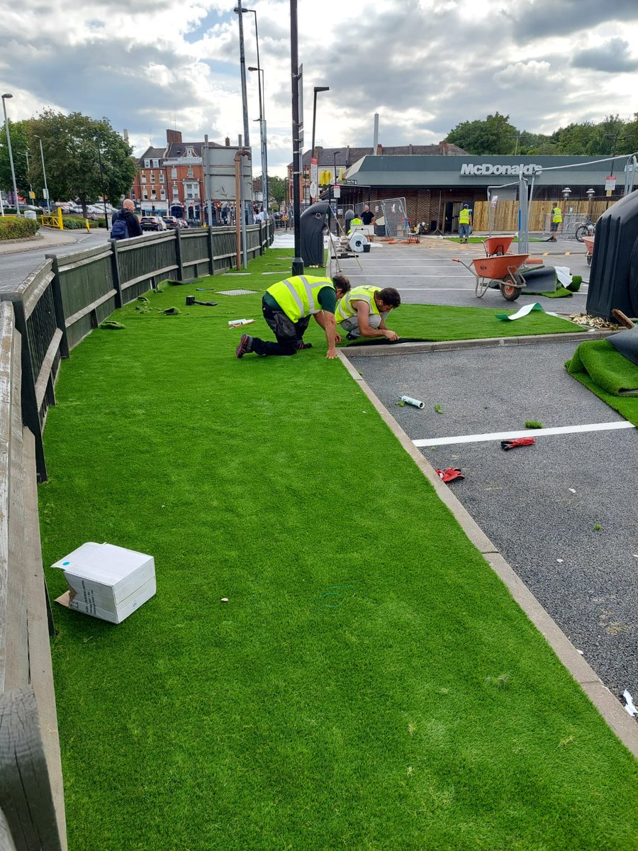 Last week next to <a href="/McDonaldsUKNews/">McDonald's UK News</a>  in green lanes were 11 beautiful mature street trees. Today they're laying plastic grass, no trees to be seen - how did this happen? @Treesforstreets <a href="/haringeycouncil/">Haringey Council</a> <a href="/mikehakata/">Mike Hakata</a> <a href="/ContactHaringey/">ContactHaringey</a> <a href="/CatherineWest1/">Catherine West</a> <a href="/BBCLondonNews/">BBC London</a> <a href="/TheTreeCouncil/">The Tree Council</a>