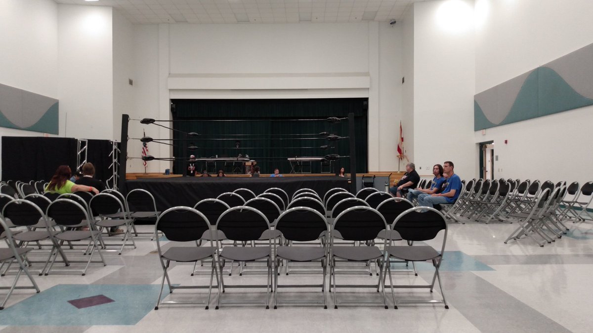 NegdogsOfWar's tweet image. Set up for another banger!!! @powrestlingllc Nic Swift Live @DRex_813 NicSwift.com #Just2Swift