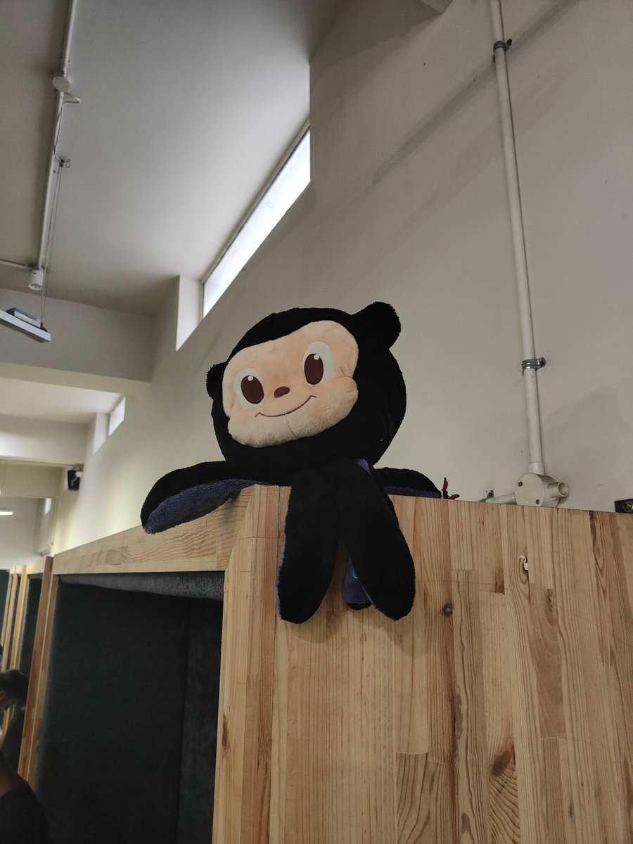 _agamjotsingh's tweet photo. #GithubTechTab was epic! π₯Ίπ₯
Met loads of amazing people β¨,
including friends that I made
in previous meetups.
We share a lot of awesome experiences. Thanks @GitHubEducation for organising this wonderful meetup. https://t.co/vx45g45Nb8