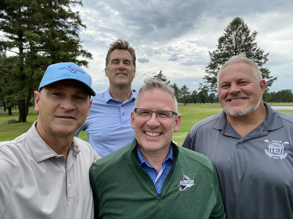 Lars_bryan's tweet photo. Great day on the links in Faribo with the old crew from 87’. https://t.co/YZbBWvgnGb