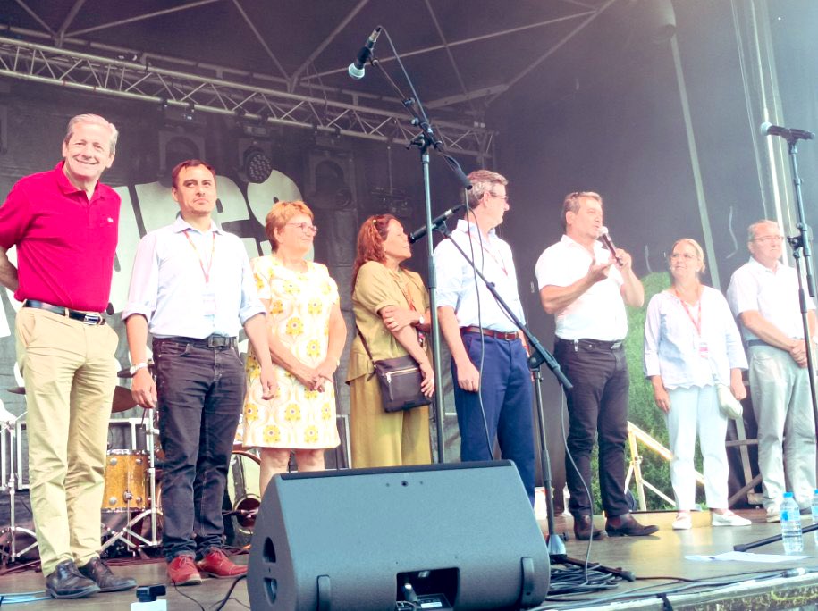 AlainPichon86's tweet photo. 🎤 A Valence en Poitou pour @tunayoficial, groupe Argentin de la province de Jujuy avec laquelle le @departement86 coopère de longue date. Très heureux de les avoir accueilli dans la Vienne ! https://t.co/XsuJPV9P5Z