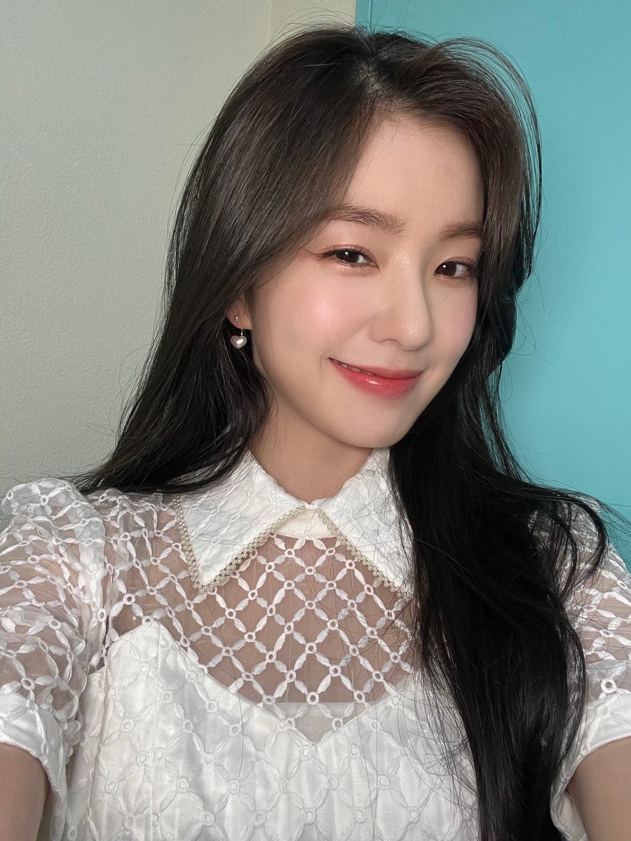 isforirene's tweet photo. 🎶 — choose popular songs 

dinámica de citar para aumentar el br de irene, encontrarán las indicaciones abajo

레드벨벳 아이린 #IRENE #아이린 @RVsmtown https://t.co/W8Hic86fxY