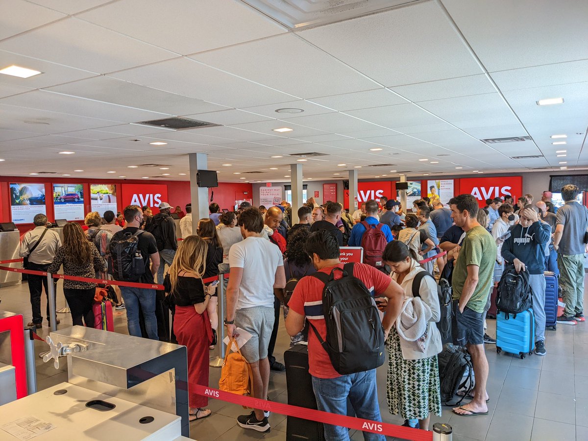 joceeholladay's tweet photo. Spent 3 hours waiting in line @Avis for a rental car at LAX... Be warned. #avis #lax #BadService https://t.co/mZAXmo27YD