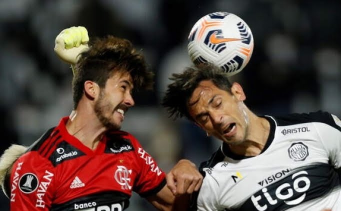 Fenerbahçe, Kim Min Jae'nin satışı ve Serdar Aziz'in sakatlığı sonrası stoper transferi için hamlesini yaptı. Sarı-lacivertlilerin, adı bir süredir gündemde yer alan Flamengo'dan Gustavo Henrique transferini bitirmek üzere olduğu belirtildi. <a href="/futbolatesicom/">Futbol Ateşi🇹🇷 🏐⚽⚾🏀🏈🏉🎾🏋🏂🏄🏊🏌🎱🏟🌍</a>