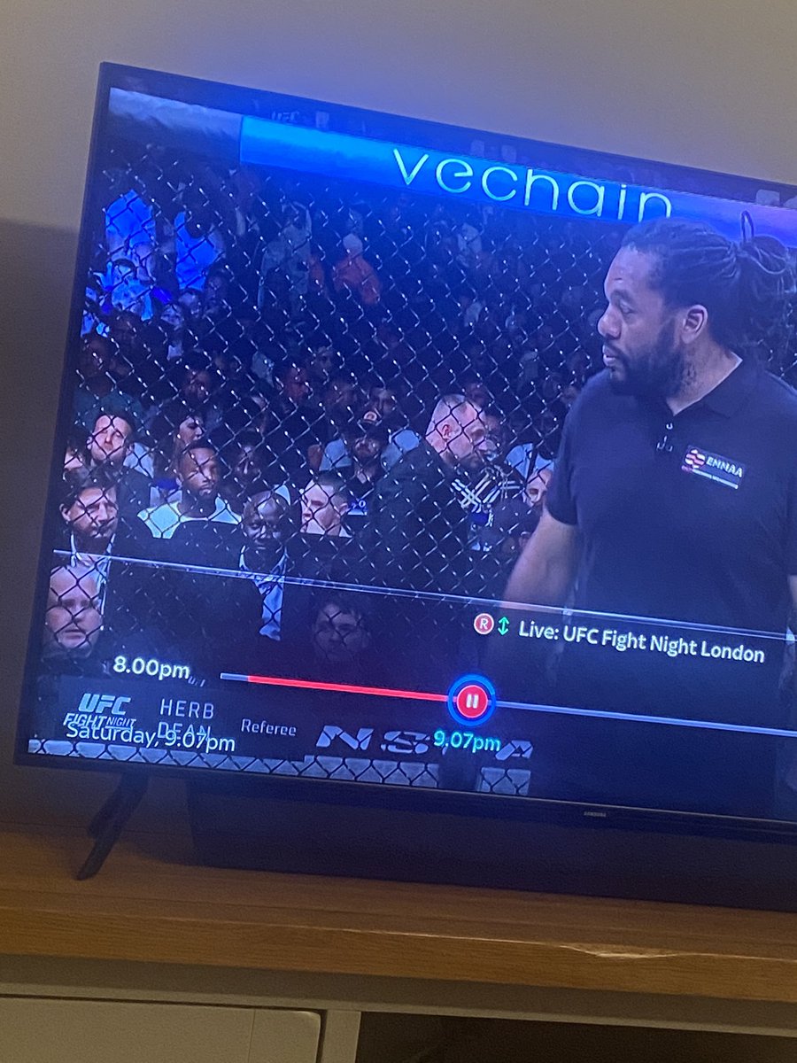 DaniCrisp92's tweet photo. When the husband spy’s @IAmChrisRamsey in the crowd at UFC. He’s very jealous 🙊 https://t.co/U8CvPnAhFt