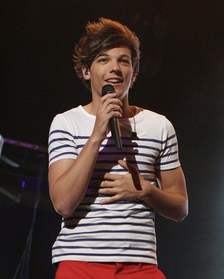 louistbr's tweet image. Does it ever drive you crazy just how fast the night changes? 

#12YearsOf1D