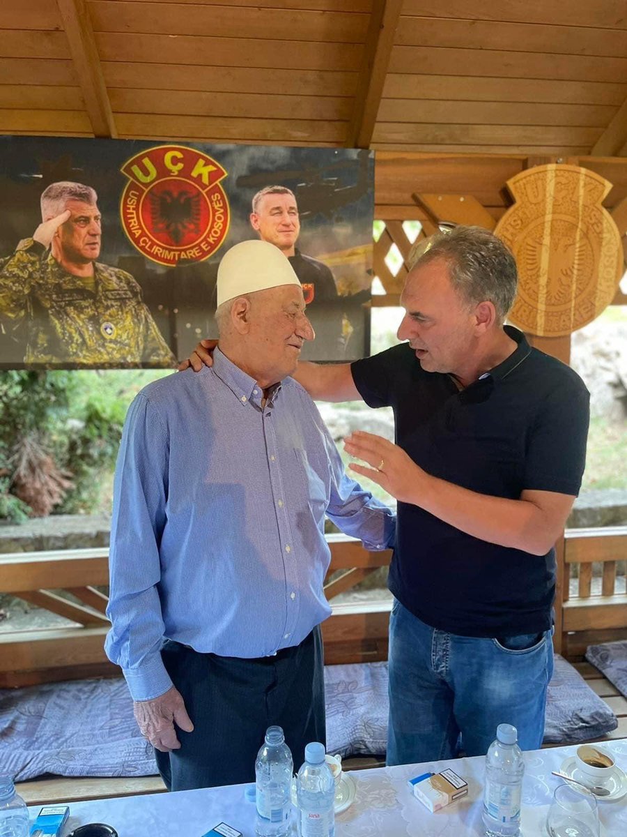 FatmirLIMAJ's tweet photo. Sot, në vizitë në familjen e presidentit Hashim Thaçi, ku si gjithmonë baca Haxhi na priti me dashamirësi e ngrohtësi prindërore. 
Ky prind luftëtari e di më së miri se ajo që po ndodh në Hagë vazhdon të jetë çmim i lirisë që po paguhet nga presidenti me bashkëluftëtarët tanë. https://t.co/x7zfZSury4
