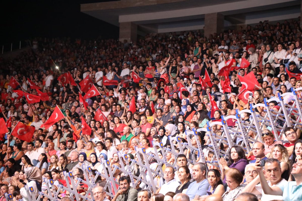 tokdemirismet's tweet photo. Ayrıca “Ortak Varoluş Mozaiği” ile dünyaki tek parça en büyük mozaik olma ödülünü Guinness Türkiye ekibinin elinden alarak Hatay halkına bu gururu yaşatan Başkanımız Sn. @DocDrLutfuSavas ’a ve emeği geçenlere sonsuz teşekkürlerimi sunuyorum.
#ŞahsiMeselemHatay https://t.co/nT3iH0k4lJ